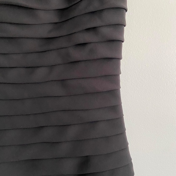 HOLIDAY PARTY ADRIANNA PAPPELL LITTLE BLACK DRESS BOATNECK RUFFLED COCKTAIL - Picture 8 of 9